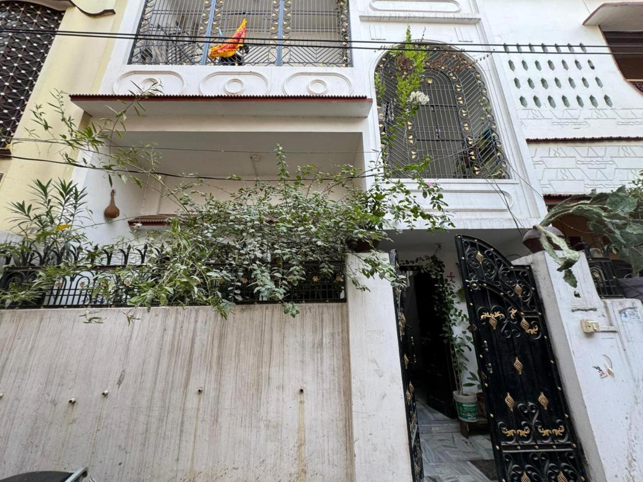 El Profesor Varanasi Exterior foto
